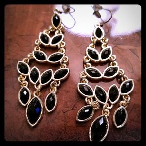 Women's costume jewelry black & gold